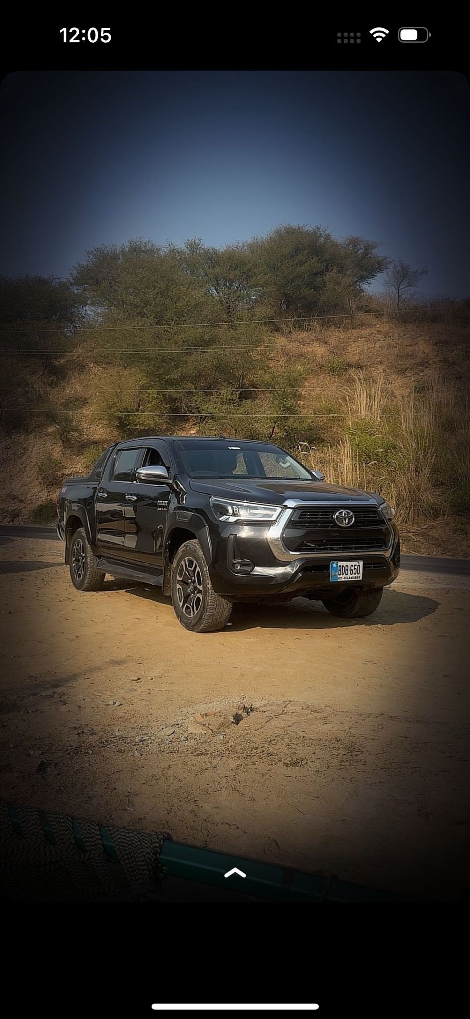 Black Hilux 2022